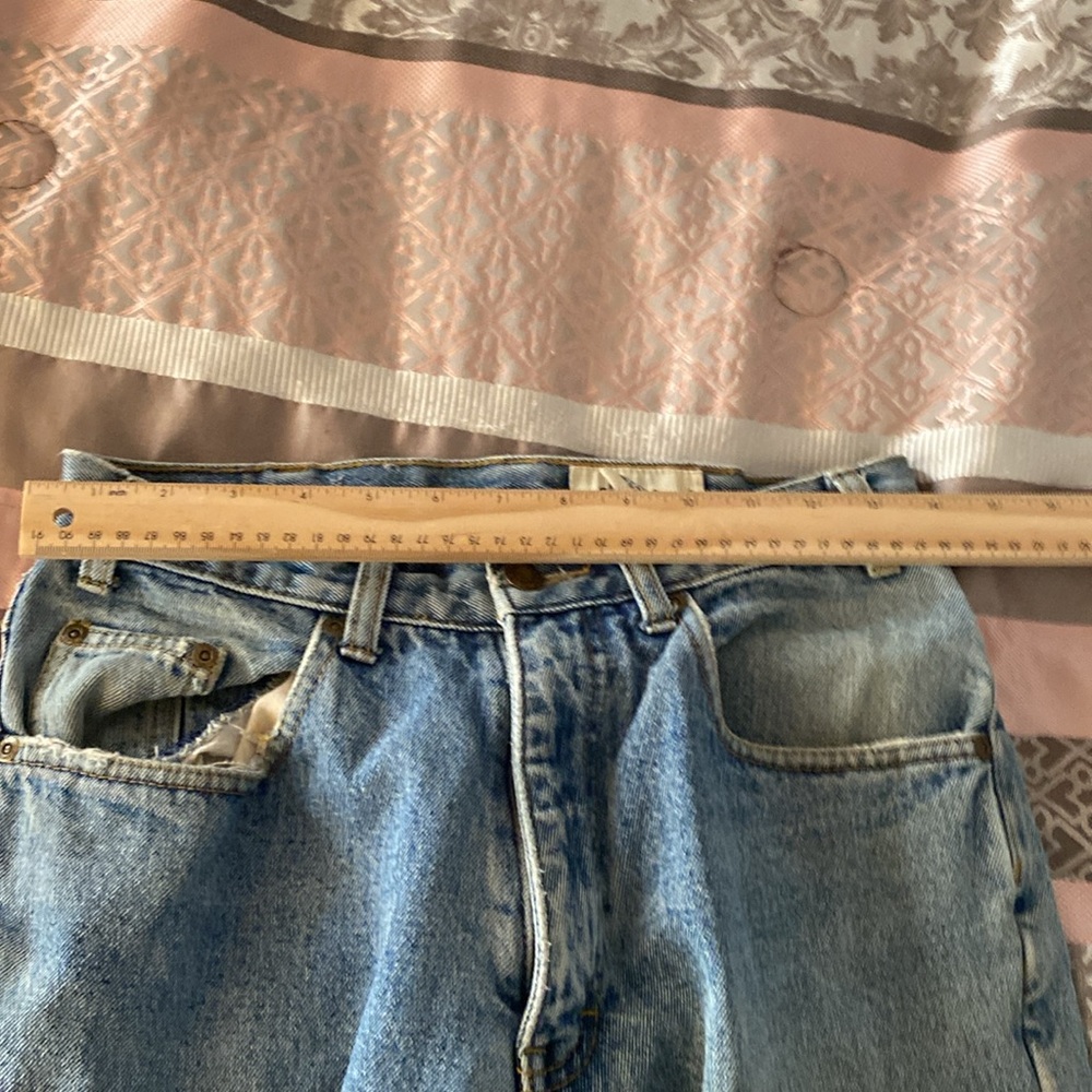 Eddie Bauer Fleece Lined Faded Classic Blue Denim Jeans with Minimal Distress30 - Picture 7 of 11